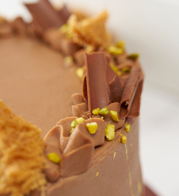 Chocolate Pistachio Kunafa Cake